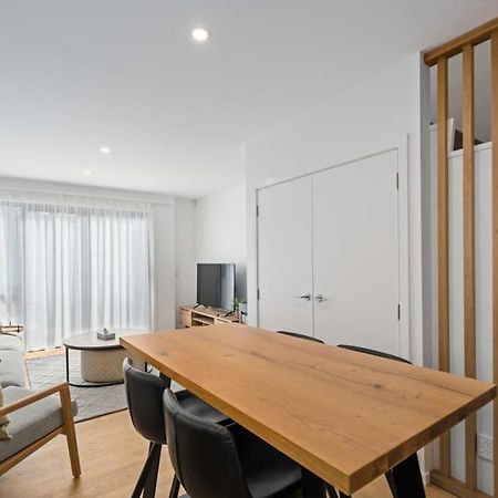 Alps And Lake Retreat Wanaka Albert Town Exterior foto